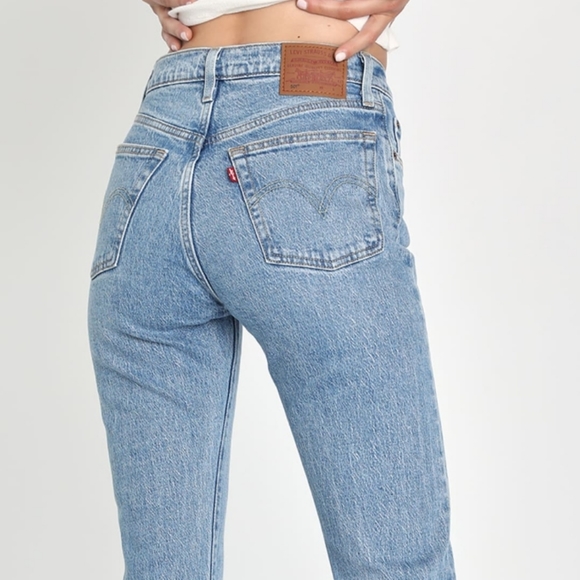 Levi's 501 Original Fit Light Wash High-Rise Jeans - Picture 9 of 9